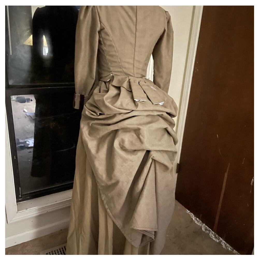 Victorian bustle bodice theater costume - Picture 12 of 13